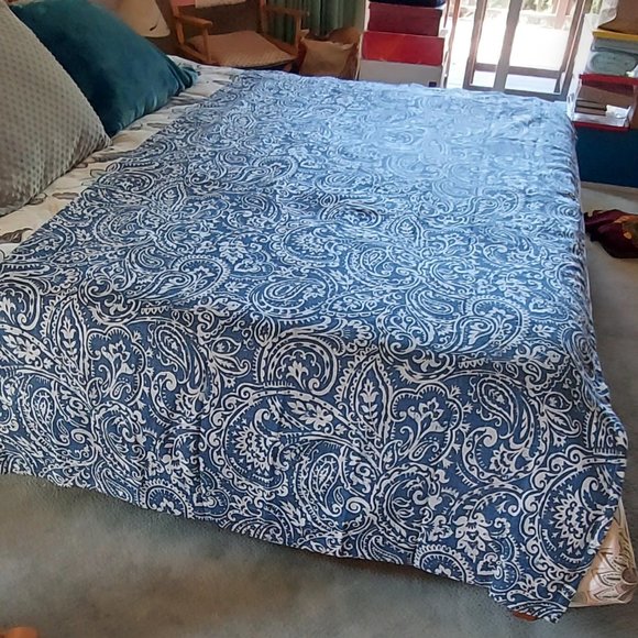 NWT Gorgeous Blue & Cream Patterned Drapery Panel - Lined! - Picture 7 of 8